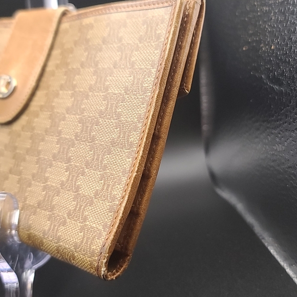 Celine bifold - Picture 2 of 16